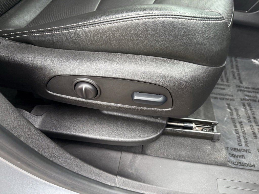 Used 2024 GMC Terrain SLT image 41