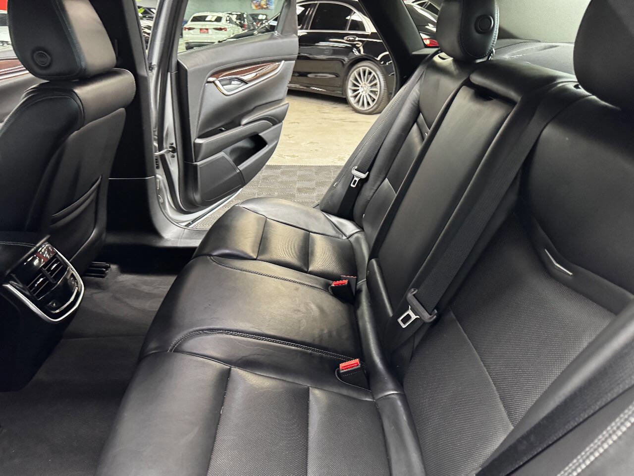 Used 2017 Cadillac XTS Luxury image 41