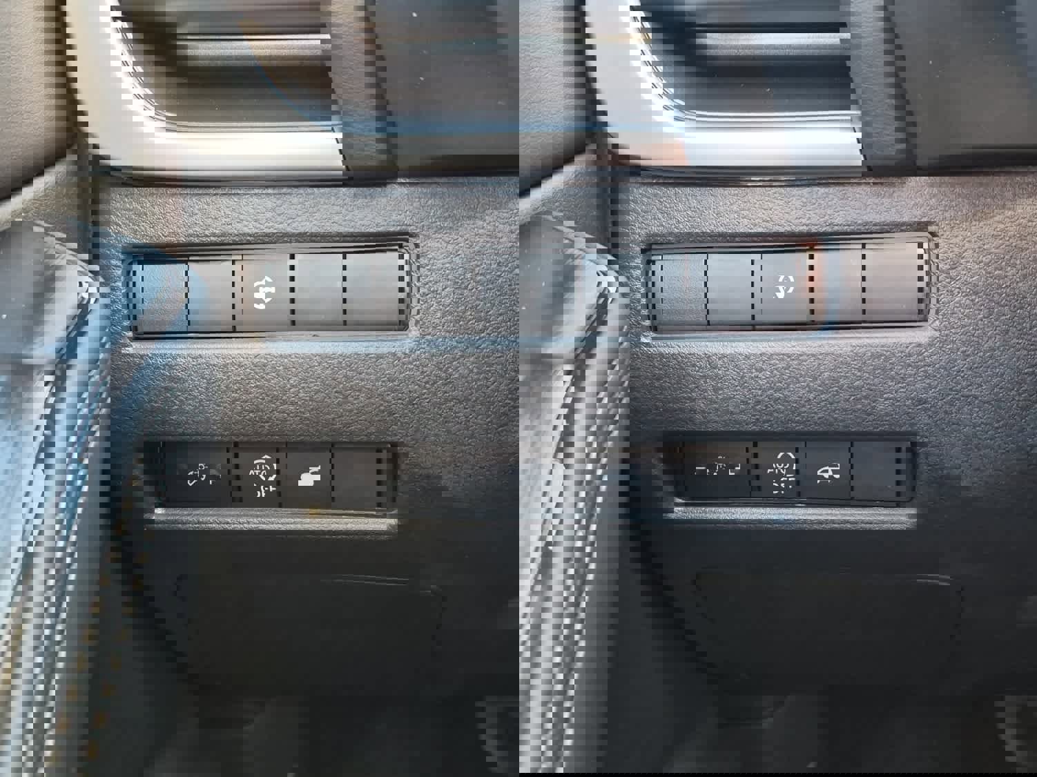 New 2026 Nissan Rogue SV w/ Cold Weather Package AWD/4WD image 17