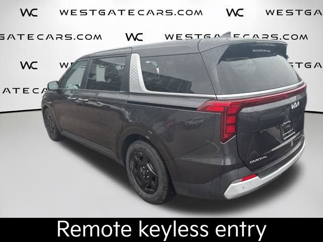 Certified 2025 Kia Carnival image 14
