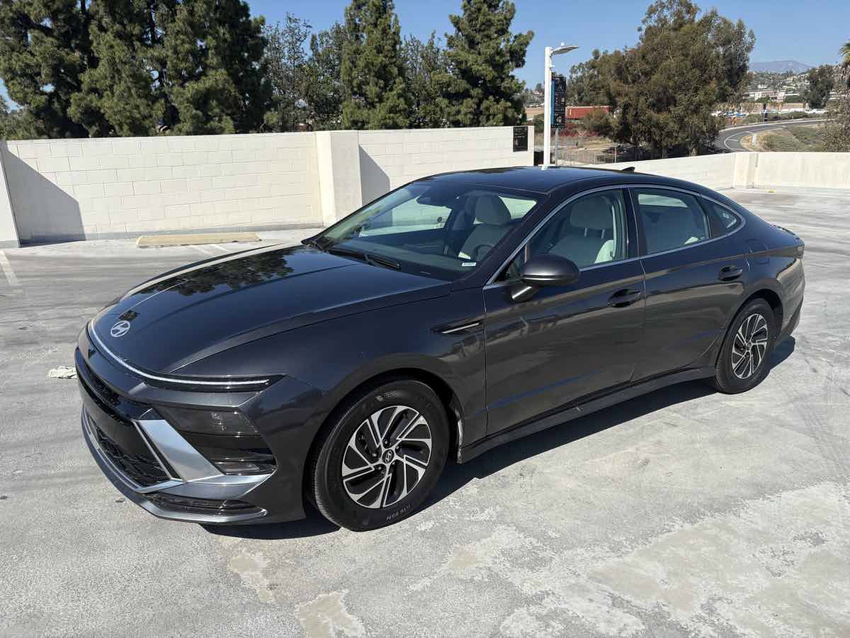Used 2026 Hyundai Sonata Blue FWD image 4