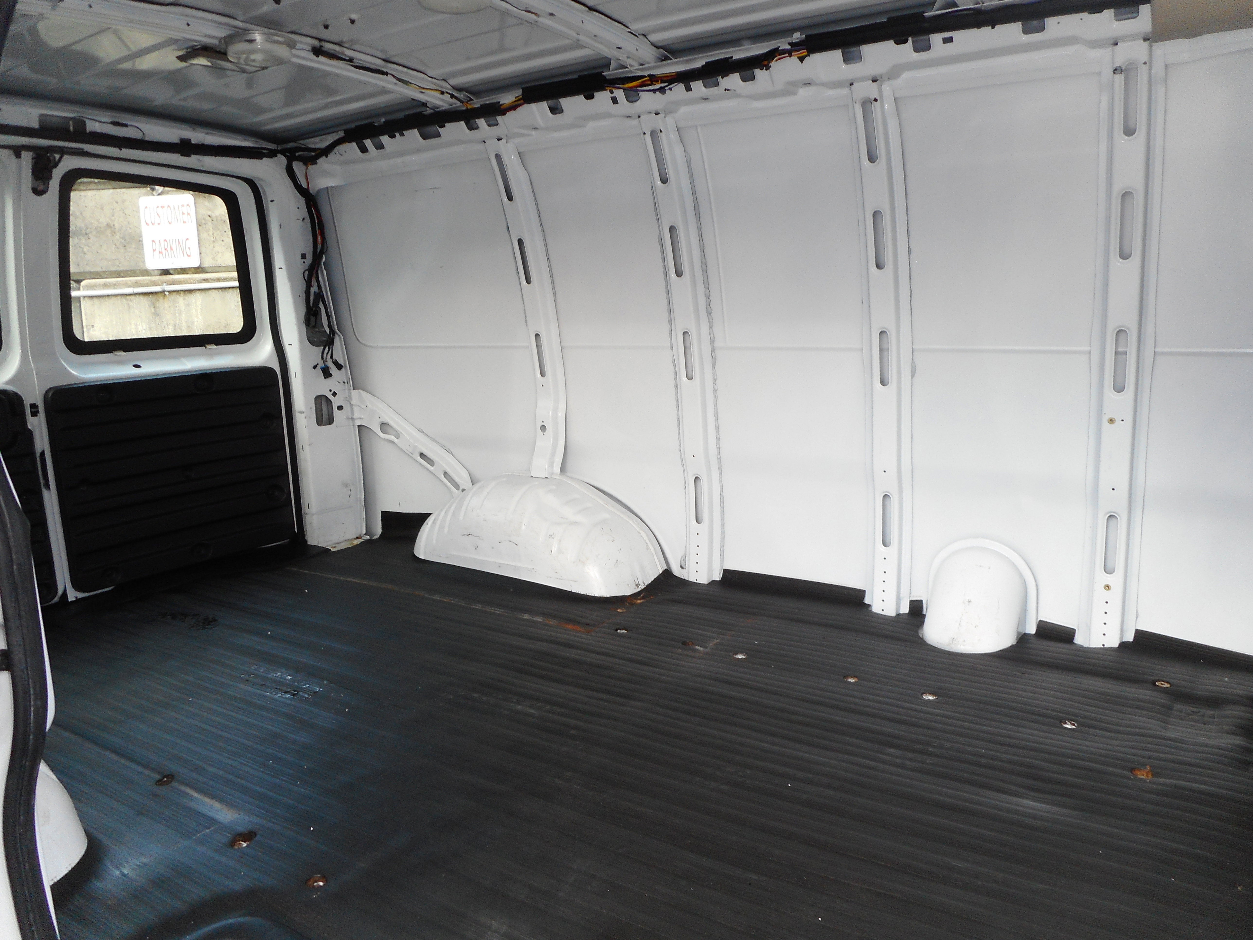 Used 2006 Chevrolet Express 2500 w/ Power and Light Package image 22