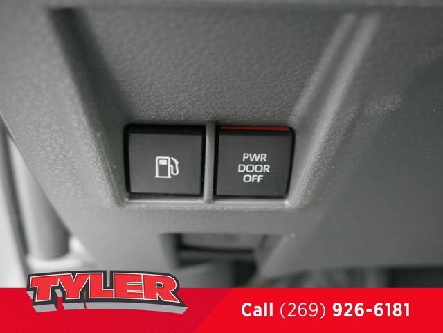 Used 2024 Toyota Sienna XLE FWD image 23