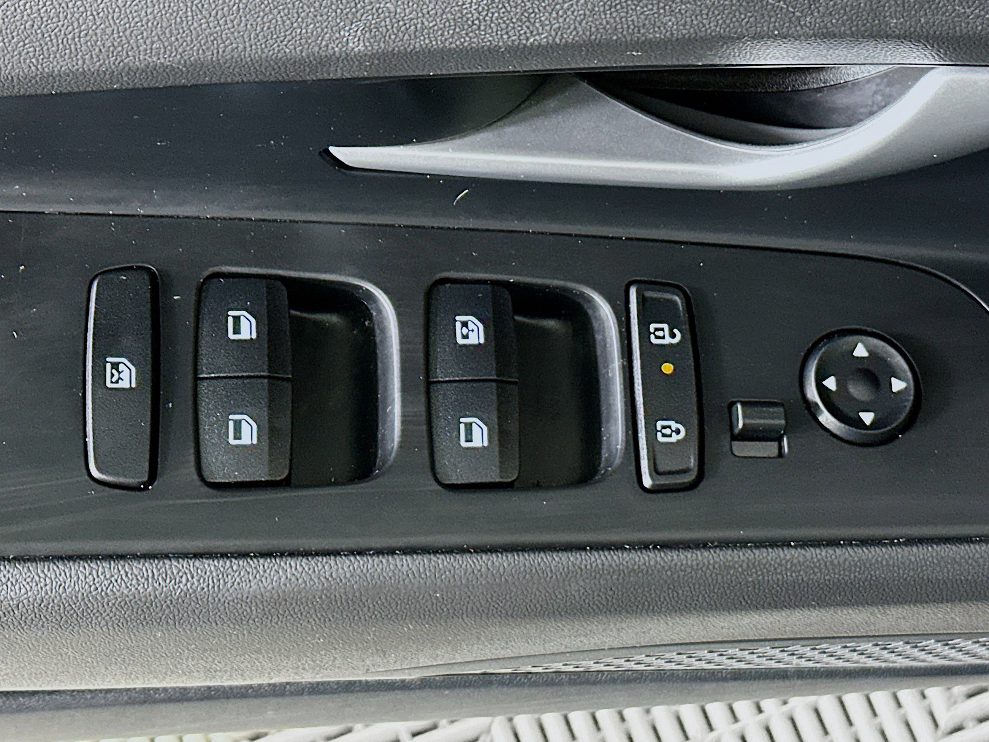 Used 2024 Hyundai Elantra Blue FWD image 14