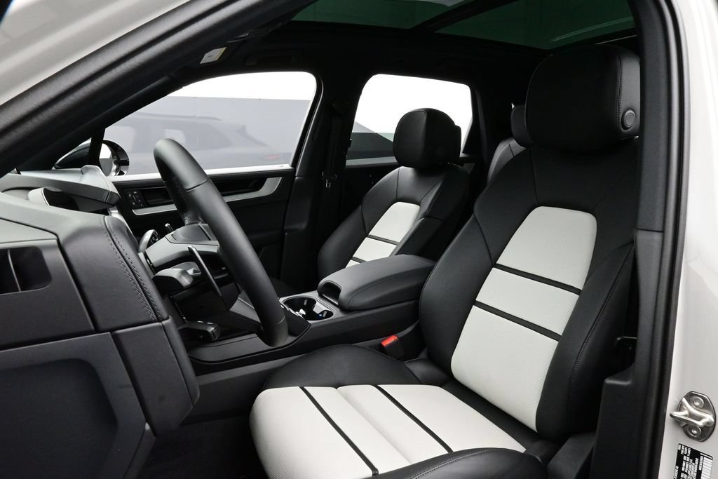 New 2026 Porsche Cayenne S AWD/4WD image 5