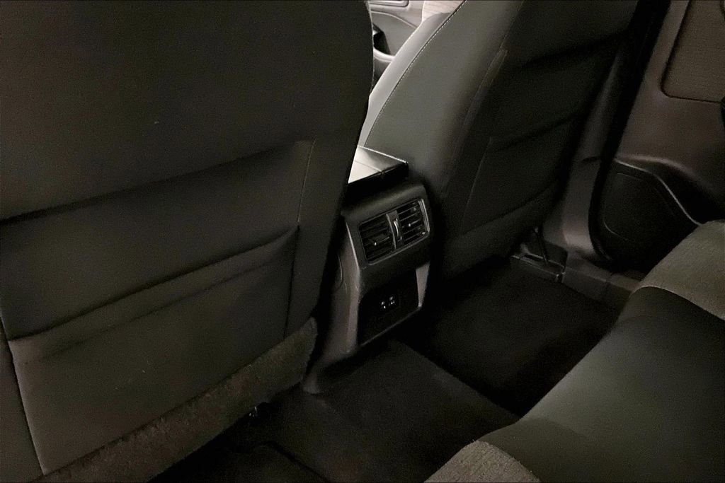 Used 2022 Nissan Rogue SV AWD/4WD image 10