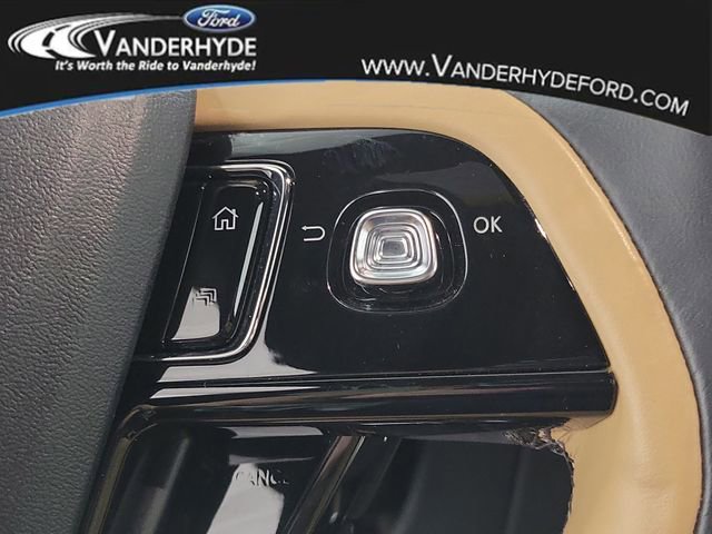 Used 2023 Lincoln Corsair Reserve w/ Equipment Group 201A image 23