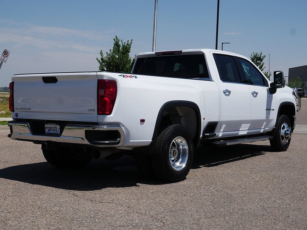 Used 2022 Chevrolet Silverado 3500 LTZ AWD/4WD image 5