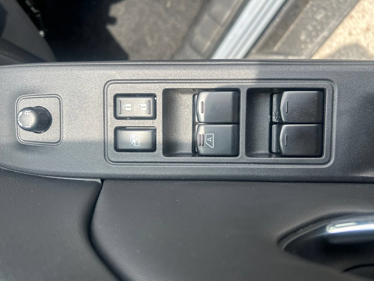 Used 2023 Nissan Frontier PRO-4X AWD/4WD image 17