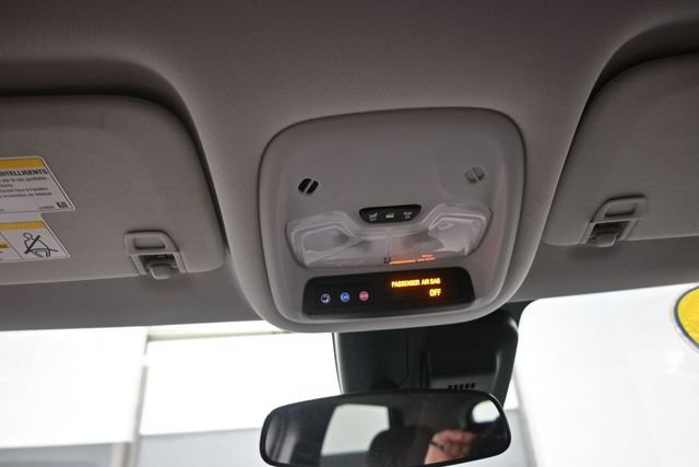 Used 2024 Chevrolet TrailBlazer LT w/ LT Cold Weather Package FWD image 12