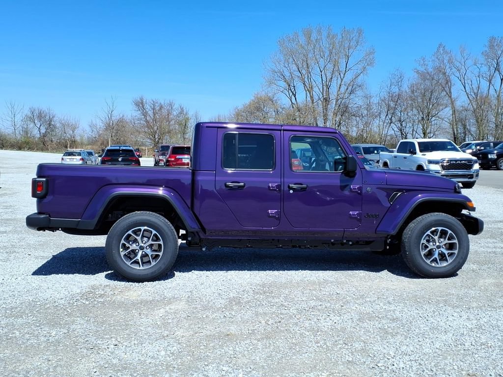 New 2026 Jeep Gladiator Sport AWD/4WD image 8