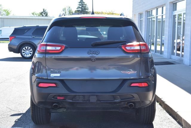 Used 2018 Jeep Cherokee Trailhawk w/ Cold Weather Group AWD/4WD image 8