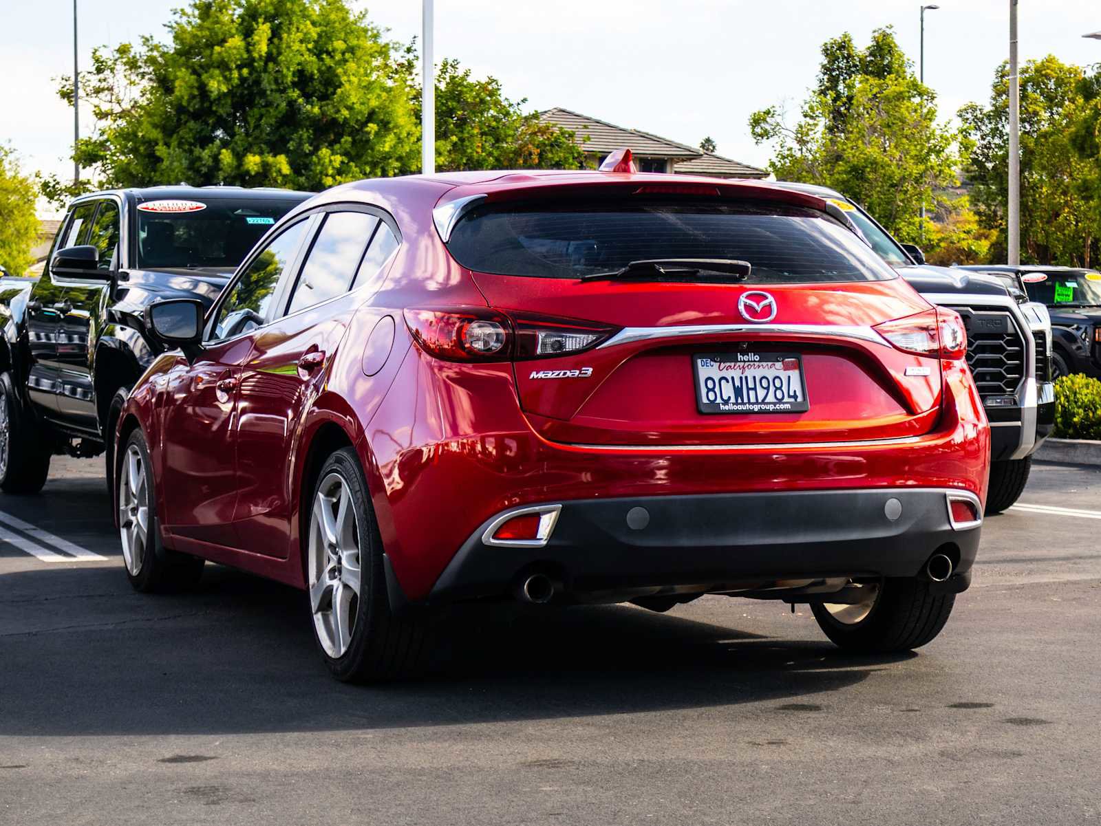 Used 2015 MAZDA MAZDA3 i Touring w/ Technology Package FWD image 4