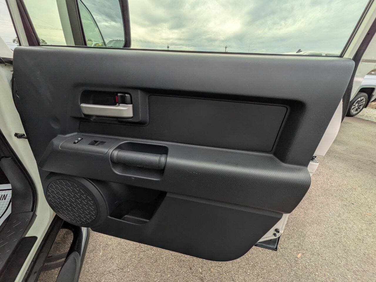 Used 2014 Toyota FJ Cruiser 2WD w/ Convenience Package image 19