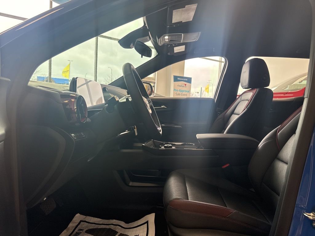 New 2026 Chevrolet Equinox RS w/ Convenience Package III AWD/4WD image 11