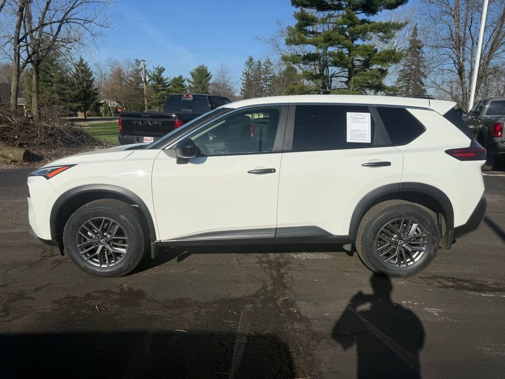 Used 2023 Nissan Rogue S AWD/4WD image 6