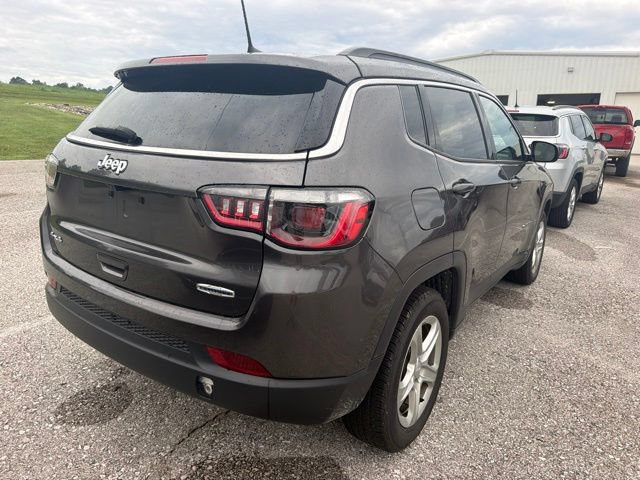 Used 2024 Jeep Compass Latitude AWD/4WD image 5