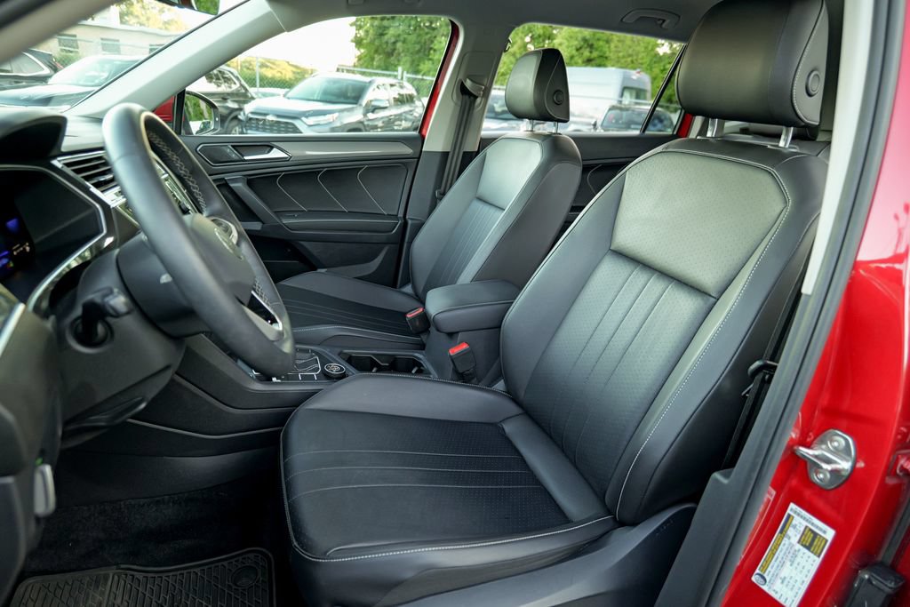 Used 2022 Volkswagen Tiguan SE AWD/4WD image 22