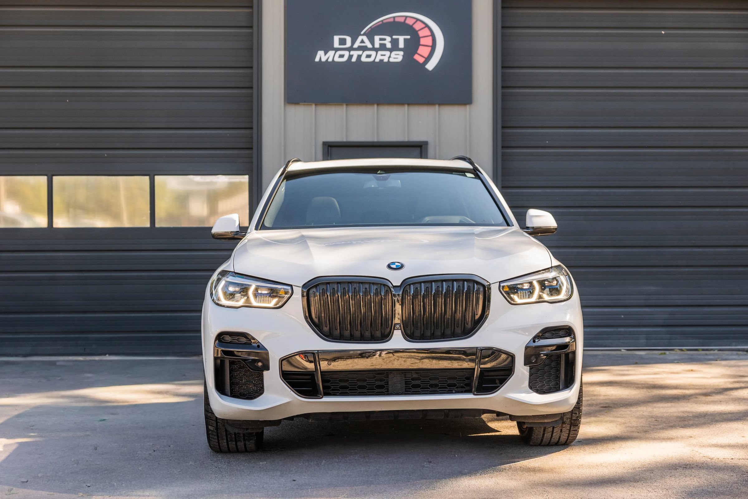Used 2022 BMW X5 M50i w/ Executive Package AWD/4WD image 2