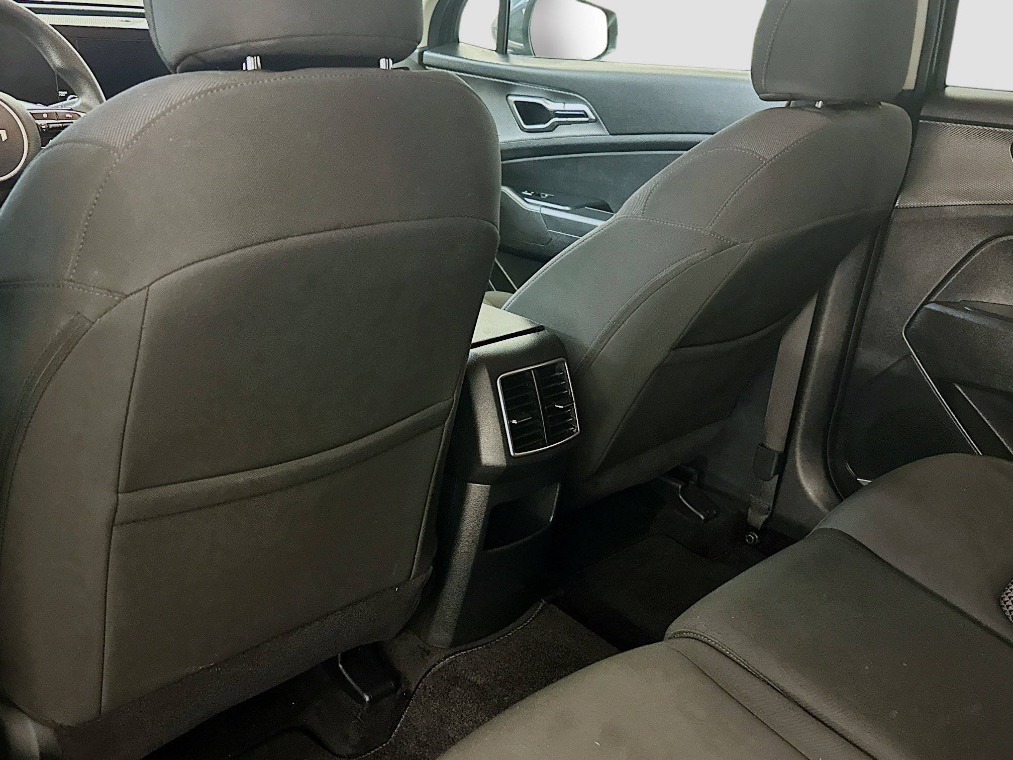 Used 2025 Kia Sportage LX image 27