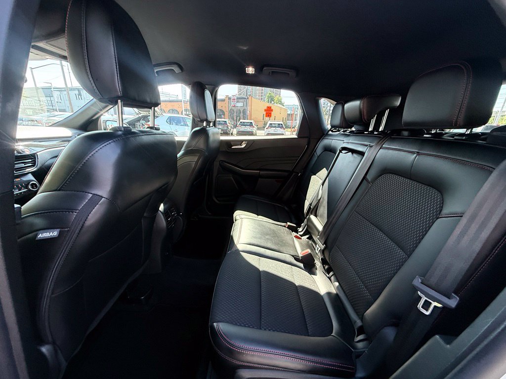 Used 2025 Ford Escape ST-Line Select AWD/4WD image 14