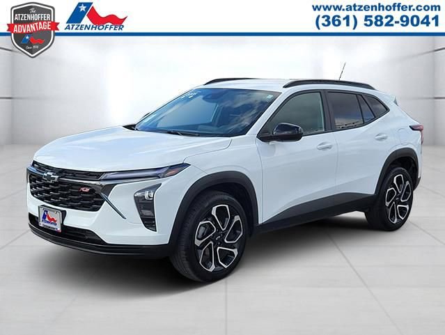 Used 2025 Chevrolet Trax RS image 3