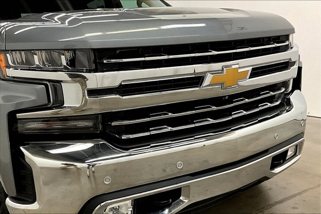 Used 2021 Chevrolet Silverado 1500 LTZ w/ Technology Package image 32