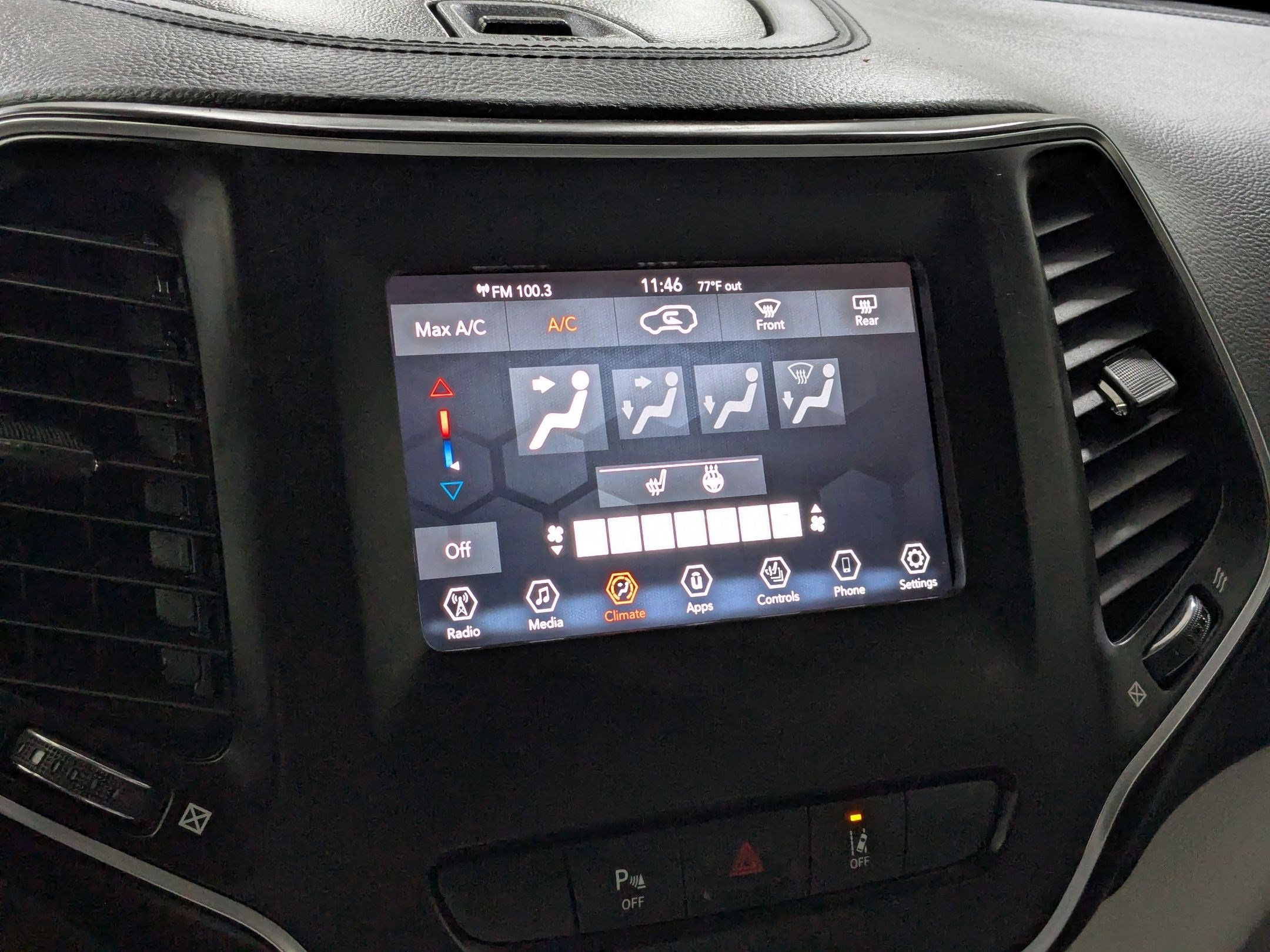 Used 2021 Jeep Cherokee Latitude Plus AWD/4WD image 15
