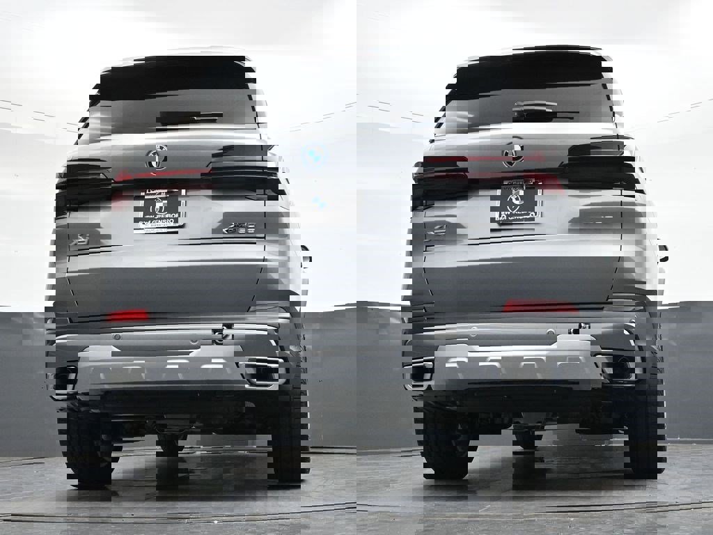 Used 2026 BMW X5 xDrive50e w/ Climate Comfort Package image 28