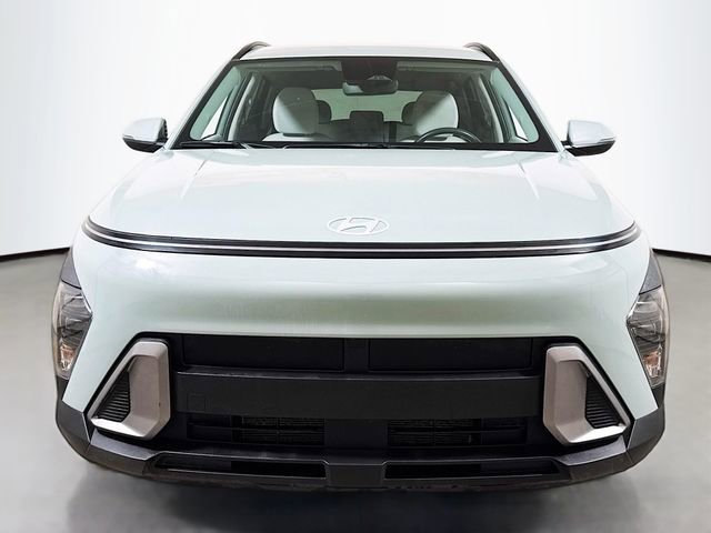 Used 2025 Hyundai Kona SEL FWD image 2
