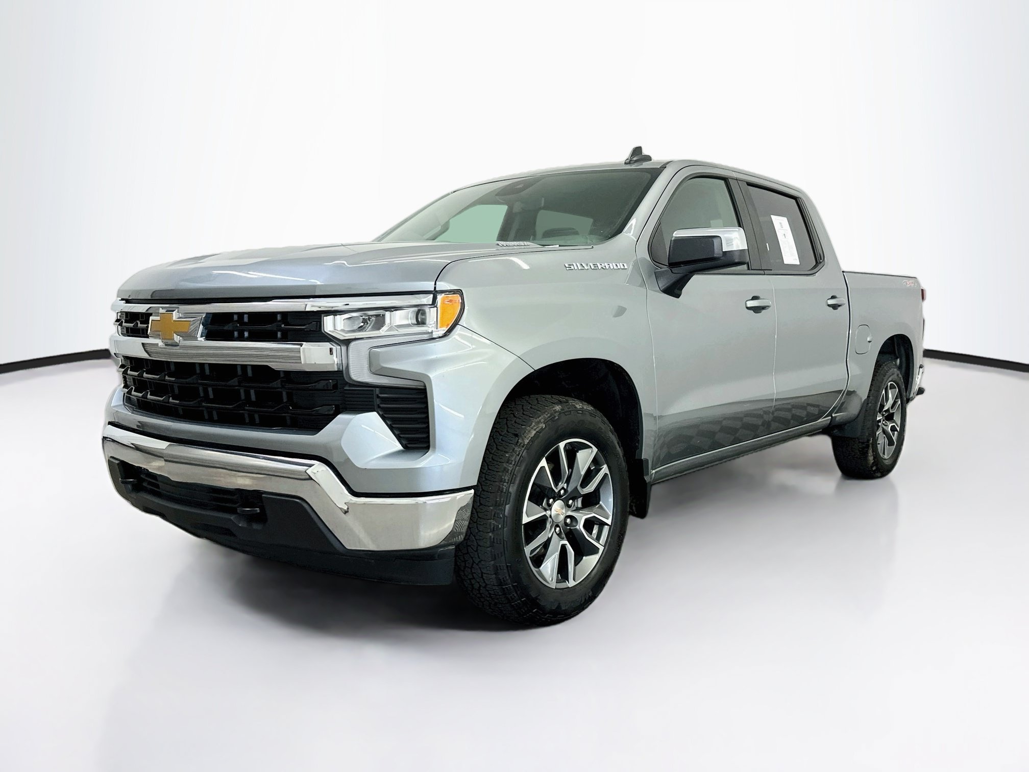 Used 2024 Chevrolet Silverado 1500 LT AWD/4WD image 3