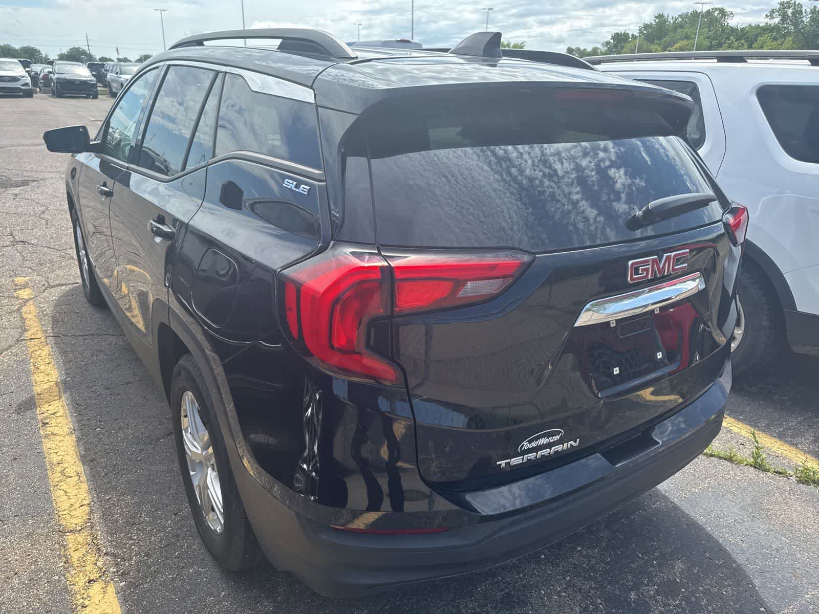 Used 2020 GMC Terrain SLE w/ Driver Convenience Package FWD image 16