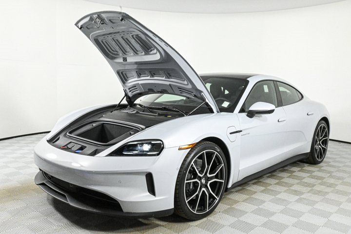 New 2025 Porsche Taycan image 33
