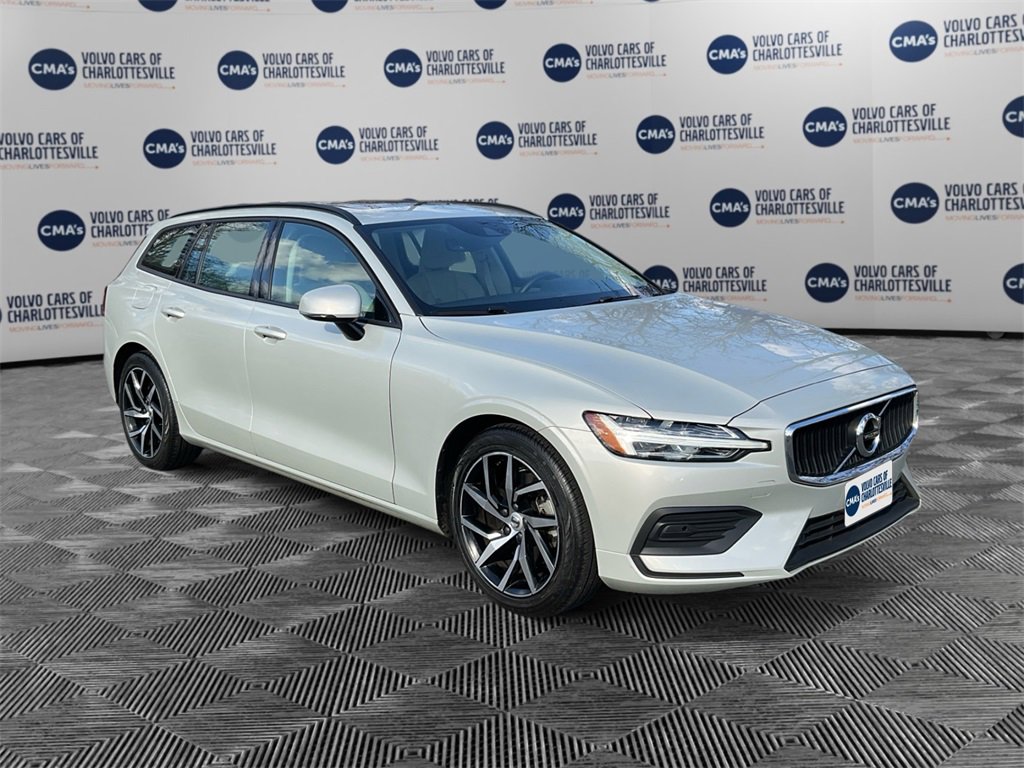 Used 2020 Volvo V60 T5 Momentum image 7