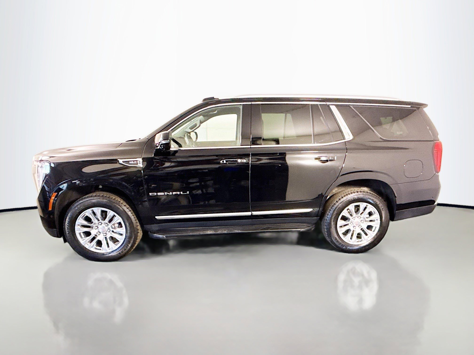 Used 2025 GMC Yukon Denali AWD/4WD image 6
