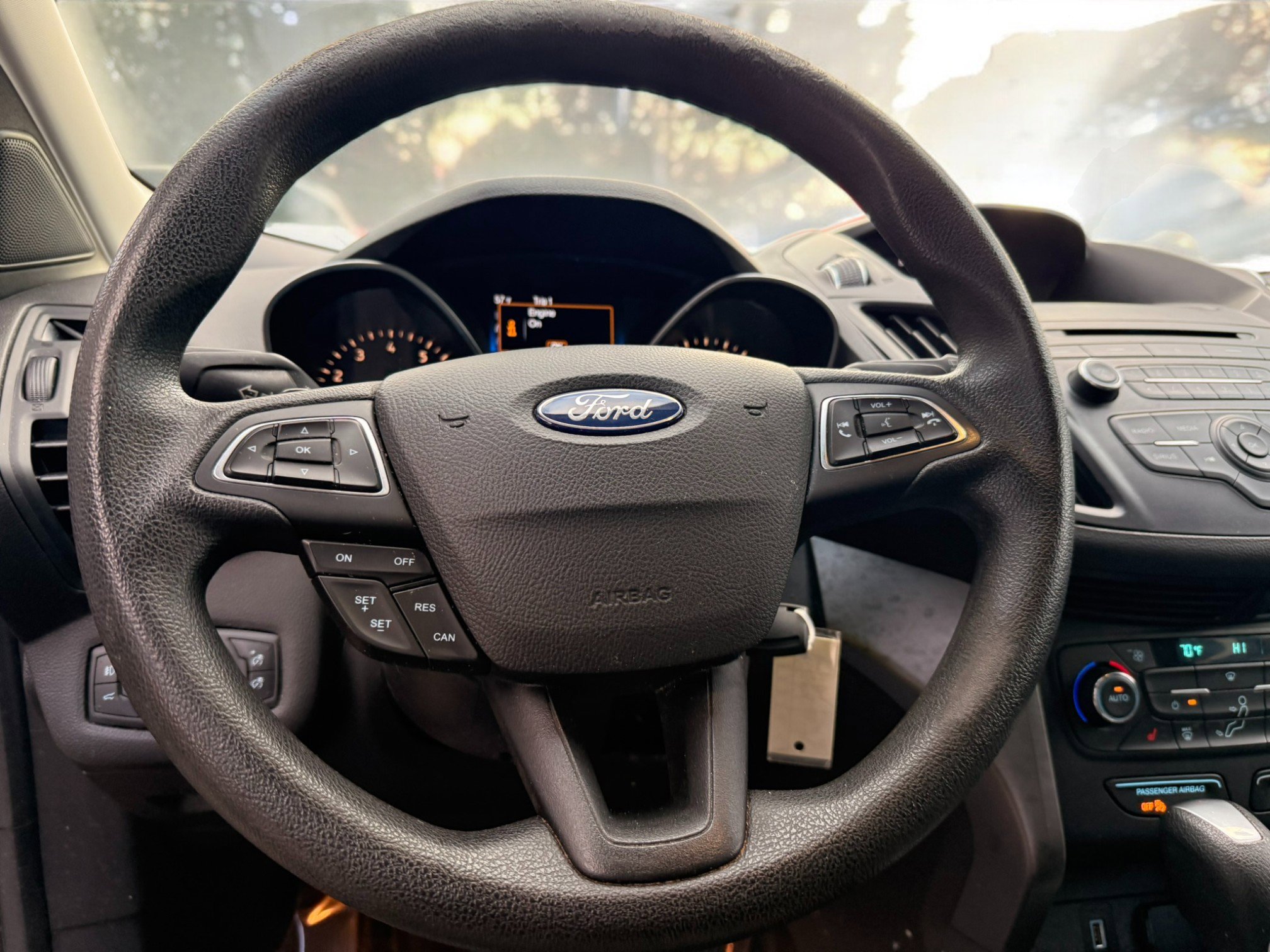 Used 2017 Ford Escape SE image 15