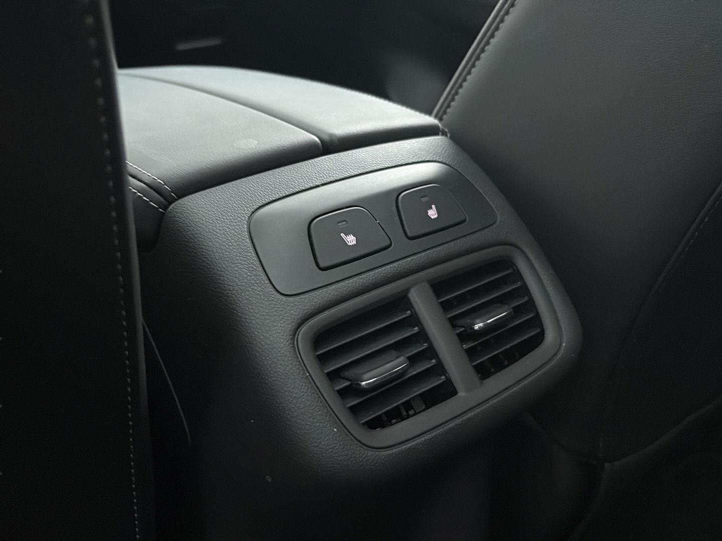 Used 2023 Buick Envision Avenir AWD/4WD image 16