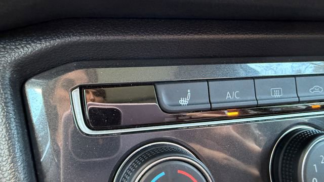 Used 2024 Volkswagen Tiguan Wolfsburg Edition image 22