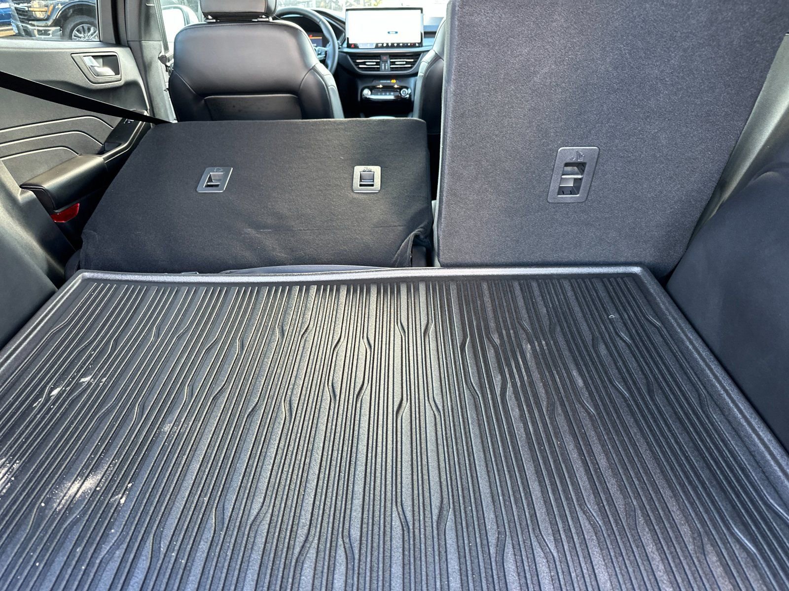 Used 2024 Ford Escape SE image 15