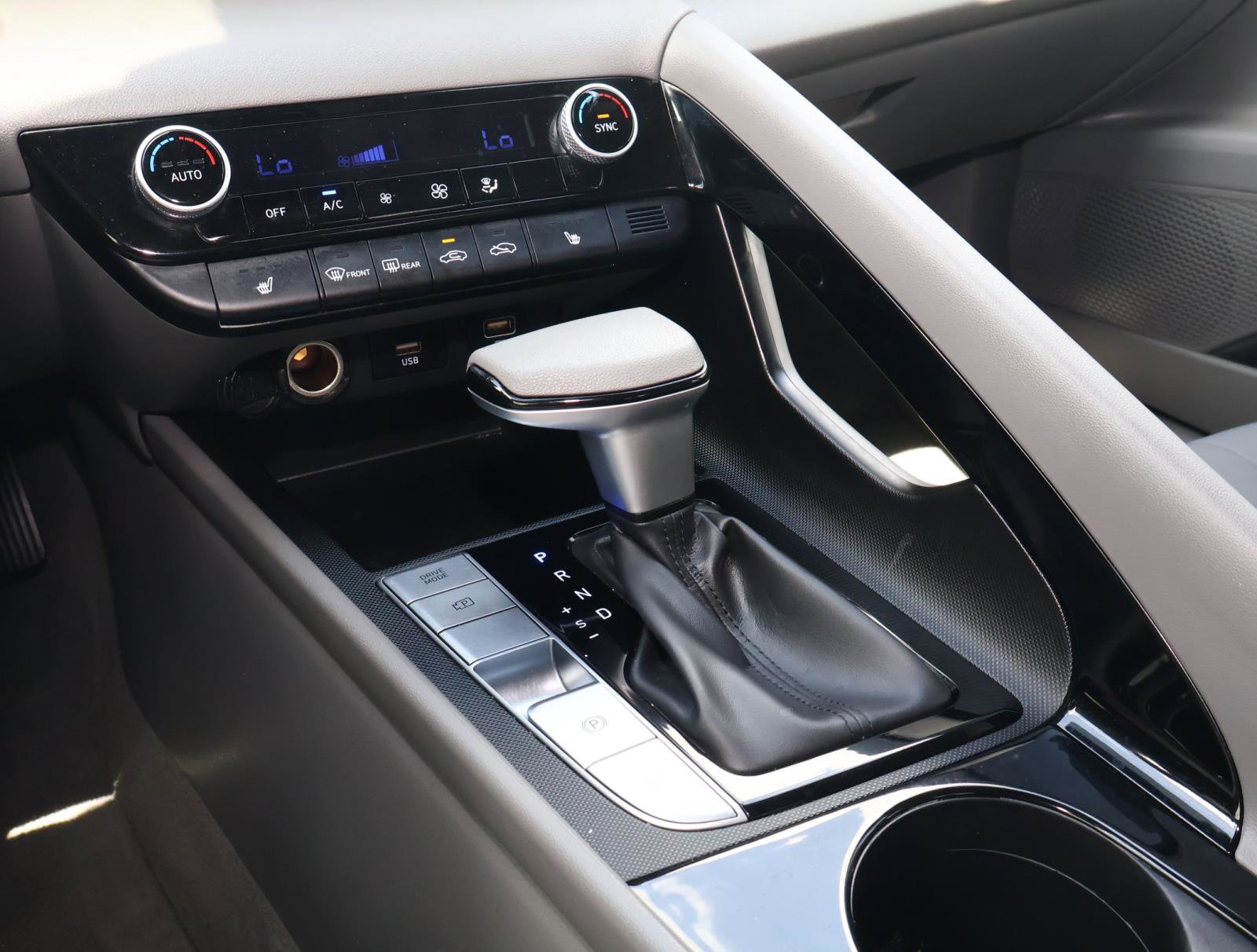 Used 2023 Hyundai Elantra Blue image 23