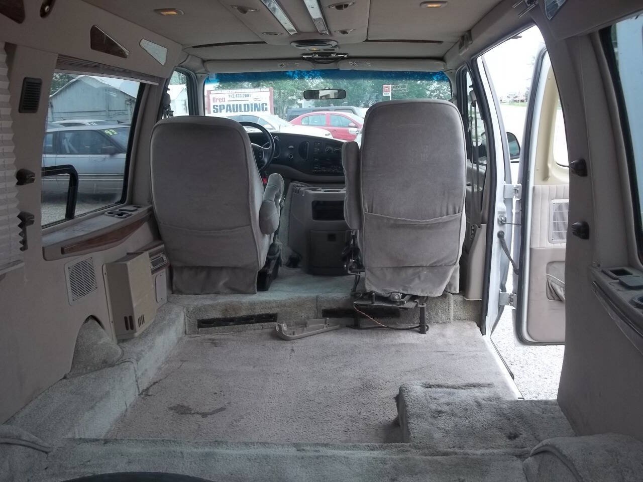 Used 2001 Ford E-150 and Econoline 150 RWD image 13
