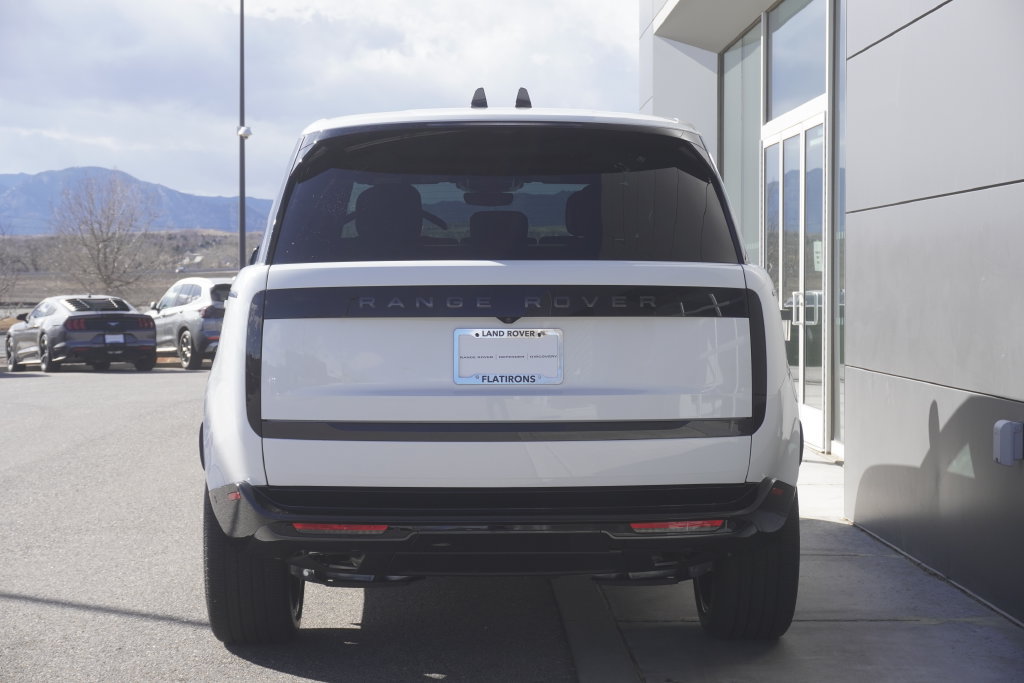 New 2026 Land Rover Range Rover Long Wheelbase SE AWD/4WD image 6