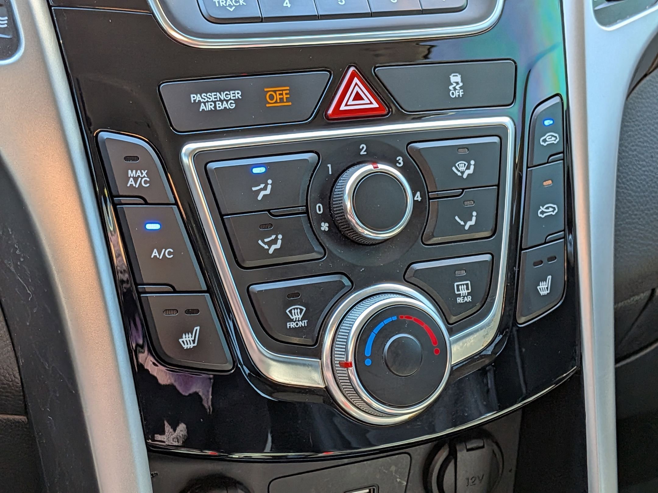 Used 2015 Hyundai Elantra GT w/ Option Group 02 FWD image 18