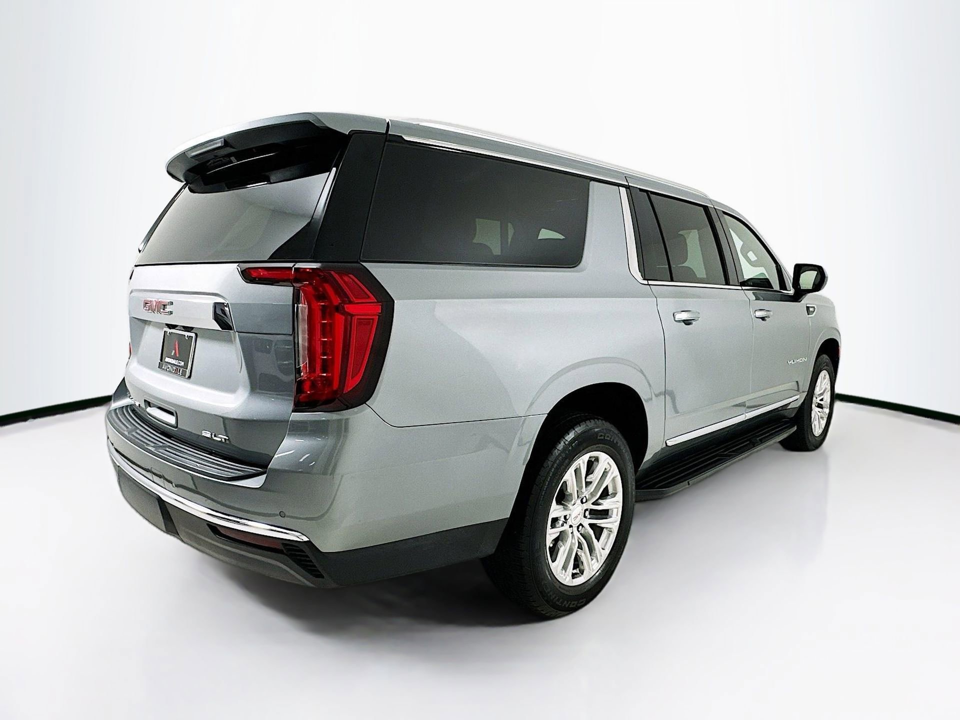 Used 2023 GMC Yukon XL SLT w/ LPO, Floor Liner Package image 8