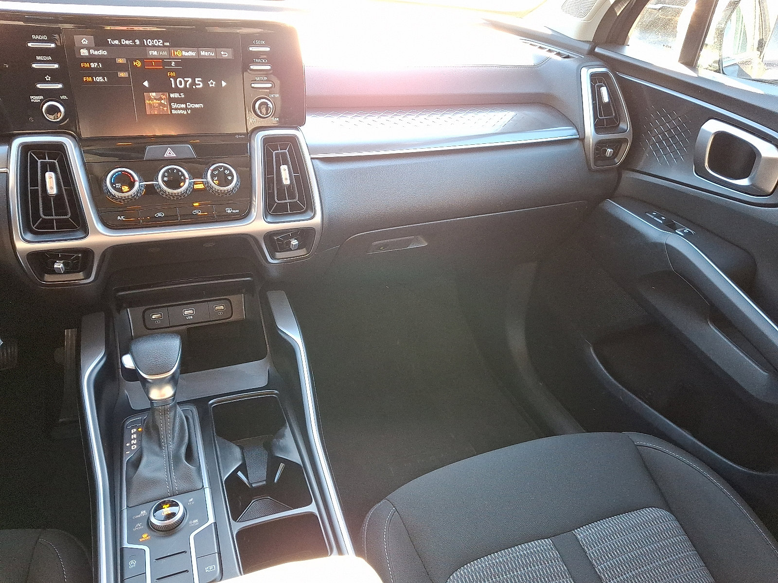 Used 2023 Kia Sorento LX image 16