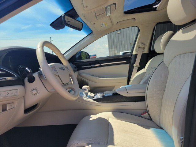 Used 2022 Genesis G90 3.3T Premium RWD image 10