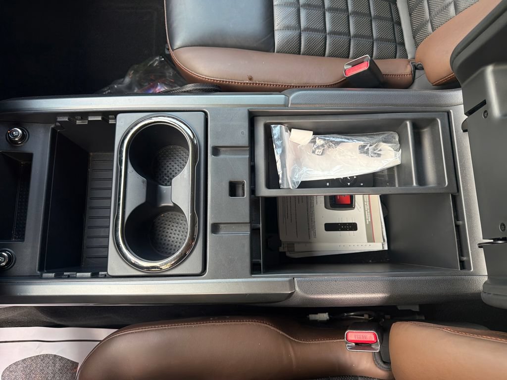 Used 2019 Nissan Titan Platinum Reserve AWD/4WD image 24