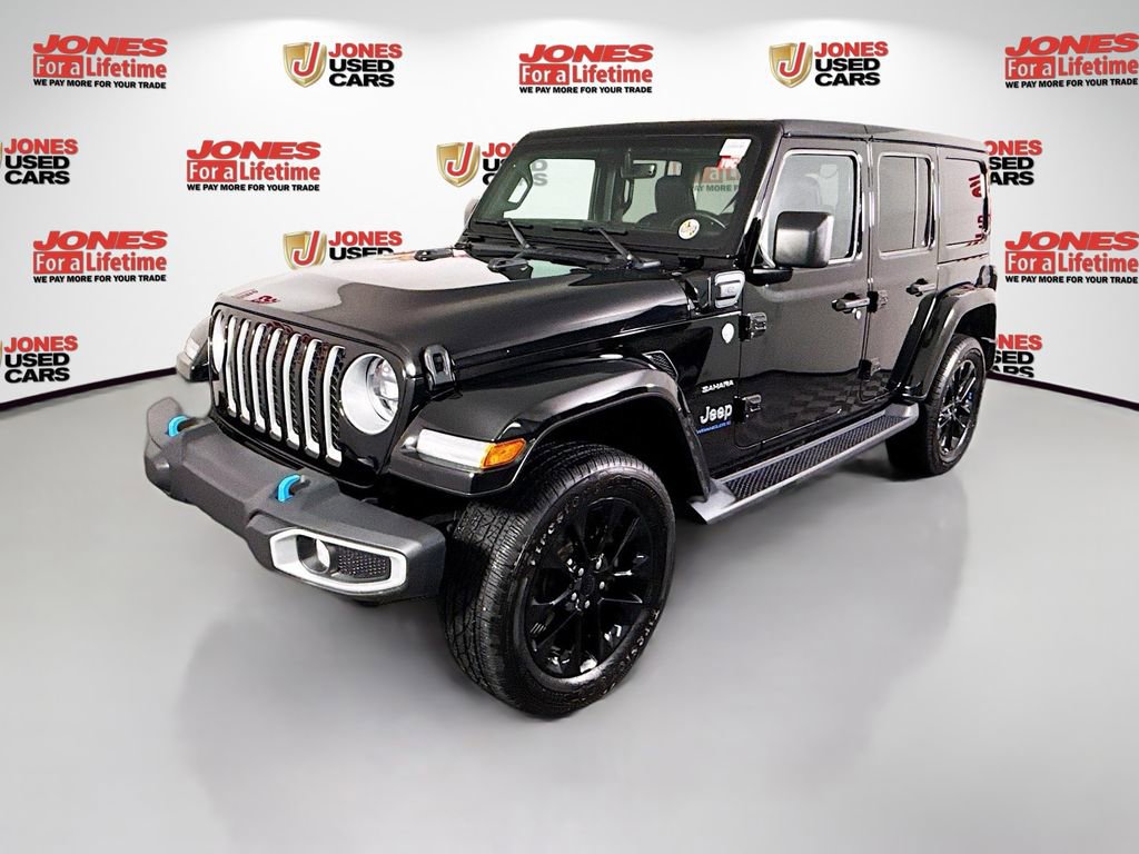 Used 2023 Jeep Wrangler Unlimited Sahara w/ Cold Weather Group AWD/4WD image 13