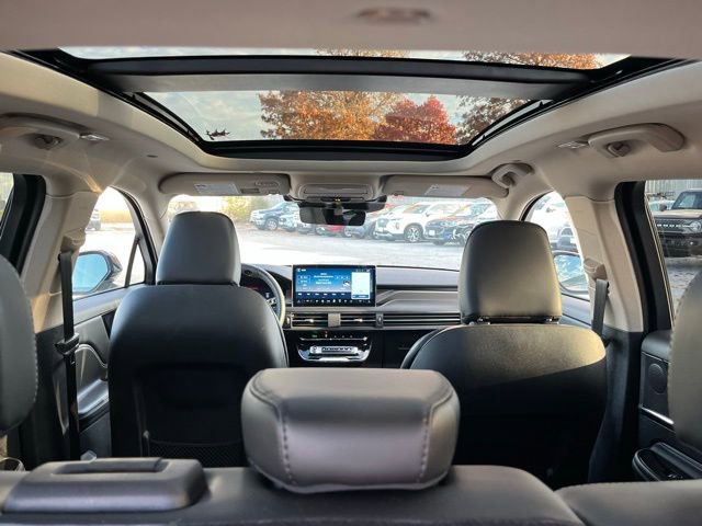 Used 2025 Lincoln Corsair Grand Touring w/ Equipment Group 301A image 27