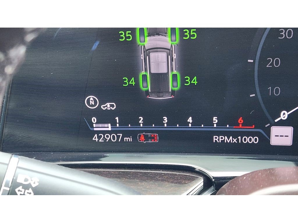 Certified 2023 Cadillac Escalade Premium Luxury Platinum w/ LPO, Radiant Package image 21